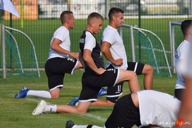 Mecz sparingowy JKS Czarni 1910 Jasło - ZKS Izolator Boguchwała 2:6