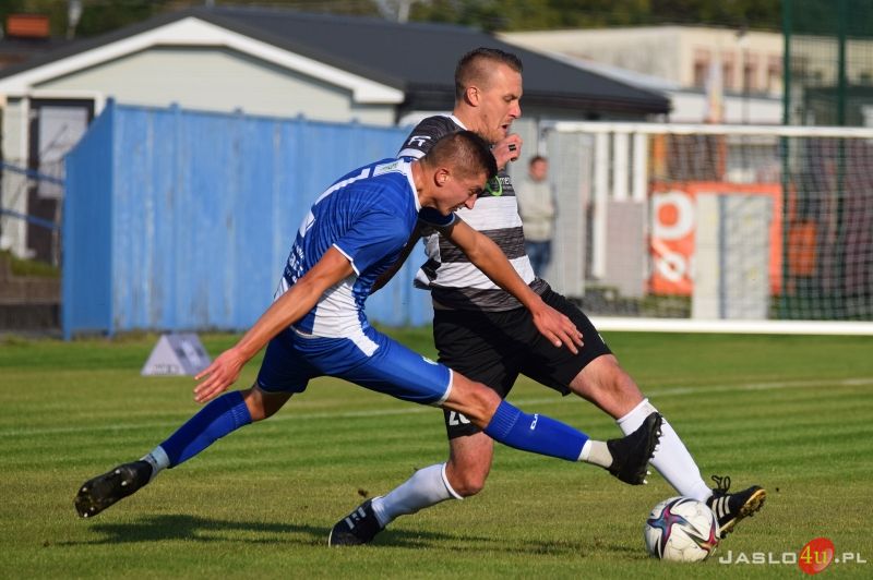 Mecz JKS Czarni 1910 Jasło - Przełęcz Dukla 2:1