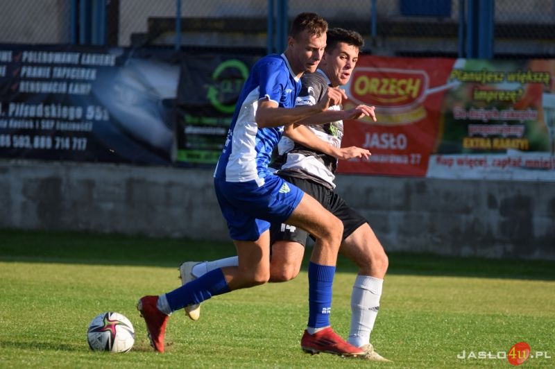 Mecz JKS Czarni 1910 Jasło - Przełęcz Dukla 2:1
