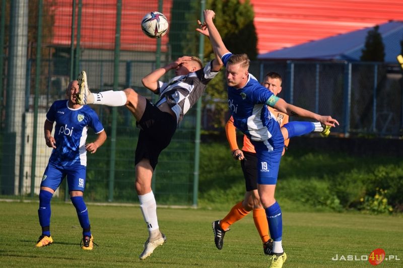 Mecz JKS Czarni 1910 Jasło - Przełęcz Dukla 2:1
