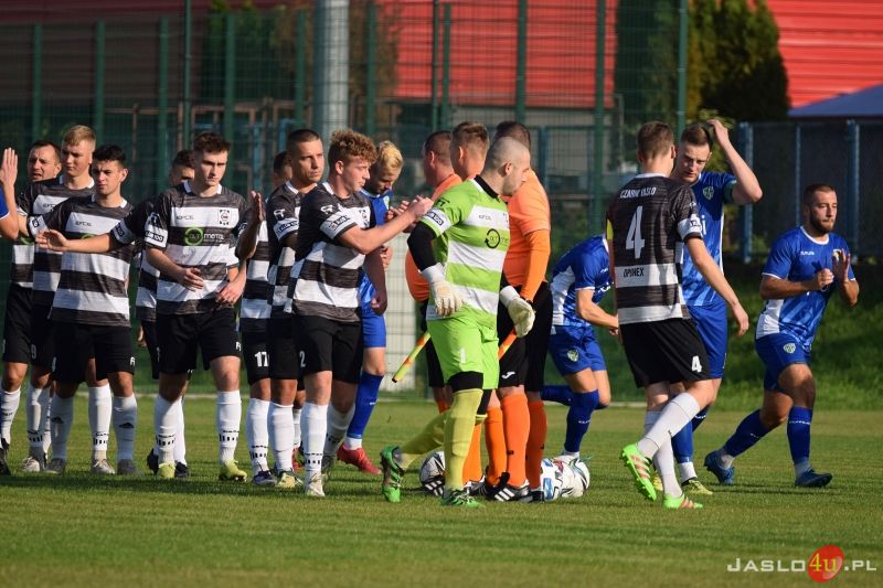 Mecz JKS Czarni 1910 Jasło - Przełęcz Dukla 2:1