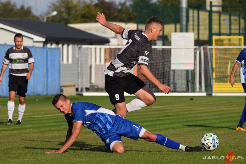 Mecz JKS Czarni 1910 Jasło - Przełęcz Dukla 2:1