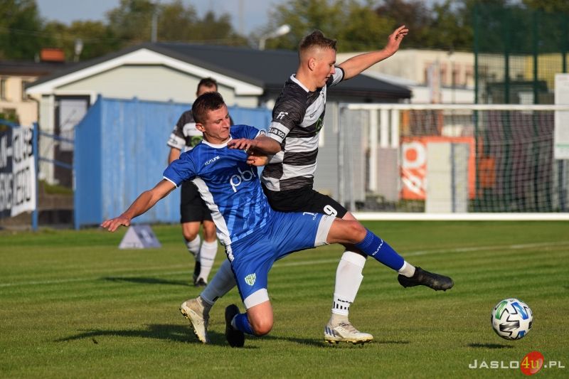 Mecz JKS Czarni 1910 Jasło - Przełęcz Dukla 2:1