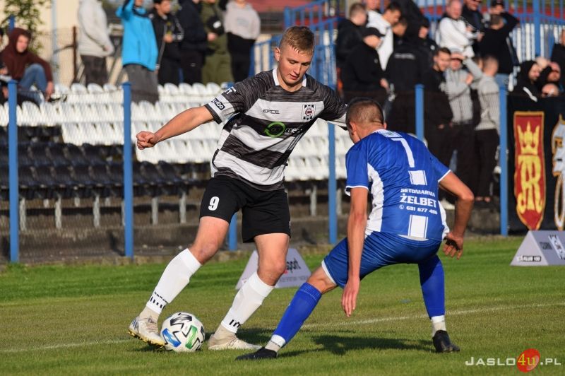 Mecz JKS Czarni 1910 Jasło - Przełęcz Dukla 2:1