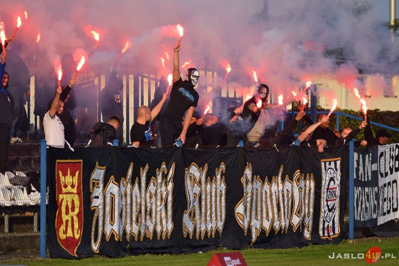 Mecz JKS Czarni 1910 Jasło - Przełęcz Dukla 2:1