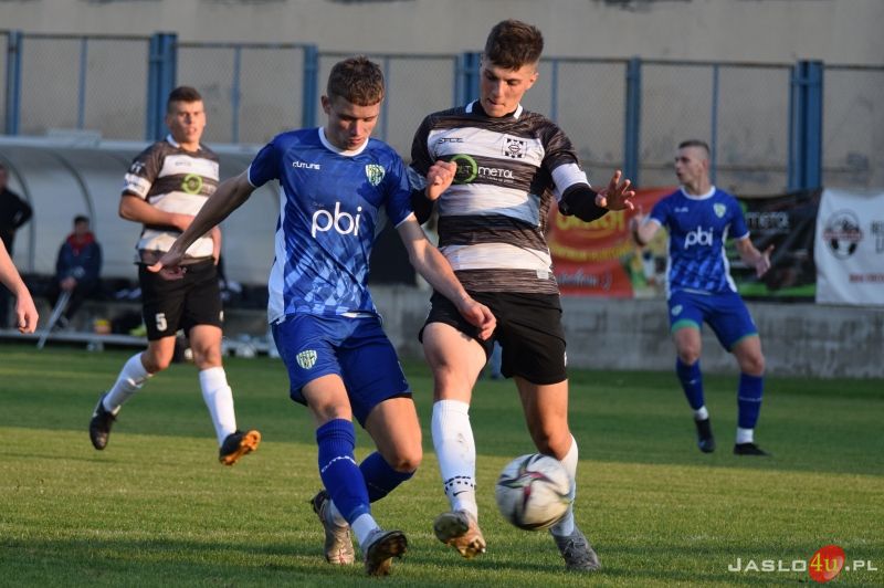 Mecz JKS Czarni 1910 Jasło - Przełęcz Dukla 2:1