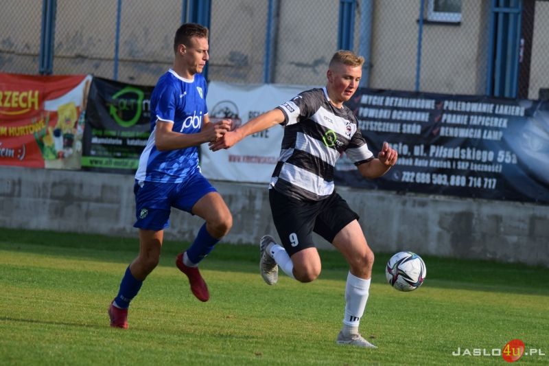 Mecz JKS Czarni 1910 Jasło - Przełęcz Dukla 2:1