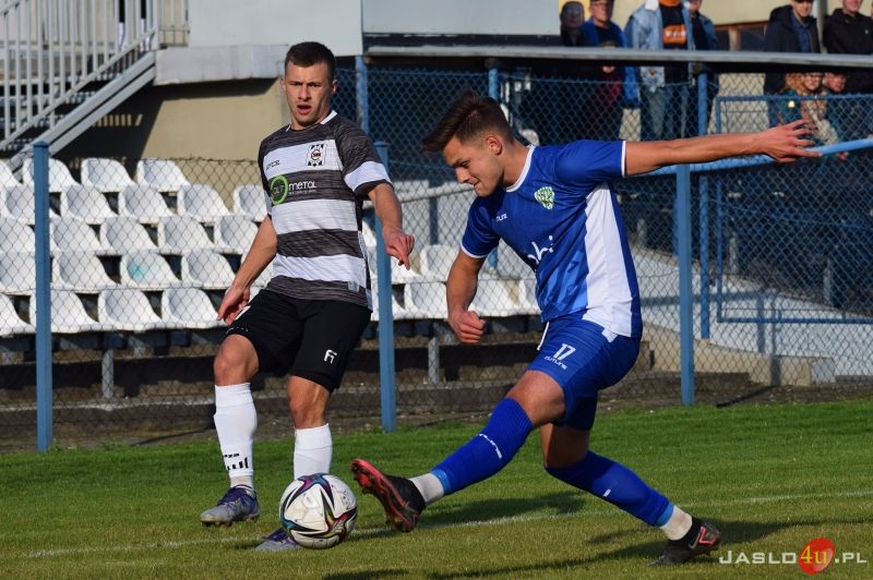 Mecz JKS Czarni 1910 Jasło - Przełęcz Dukla 2:1