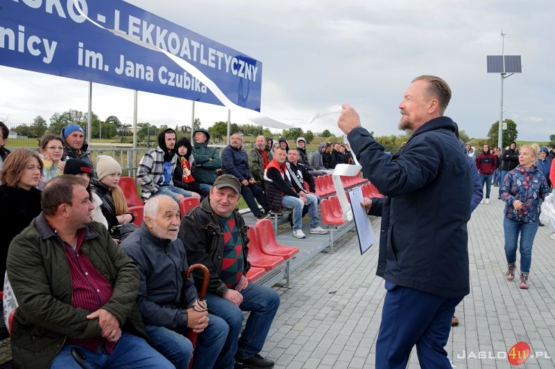 Uroczystość nadania imienia Jana Czubika stadionowi sportowemu w Czeluśnicy