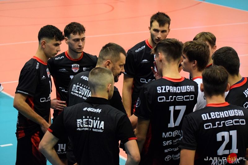 MKS "GAMRAT-MOSiR" Jasło - AKS V LO Rzeszów (3:1)