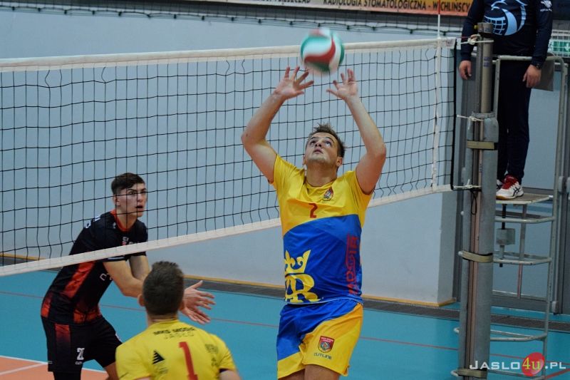 MKS "GAMRAT-MOSiR" Jasło - AKS V LO Rzeszów (3:1)