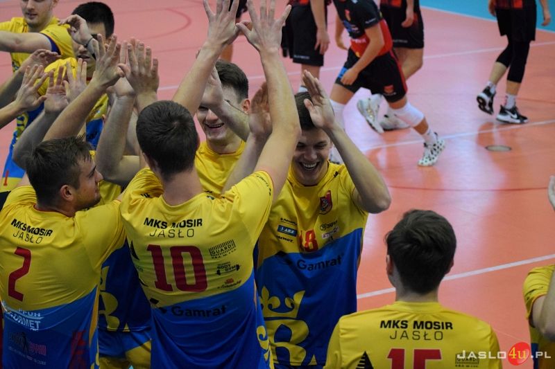MKS "GAMRAT-MOSiR" Jasło - AKS V LO Rzeszów (3:1)
