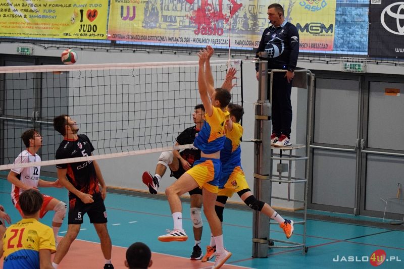 MKS "GAMRAT-MOSiR" Jasło - AKS V LO Rzeszów (3:1)