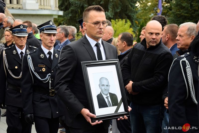 Ostatnie pożegnanie Wiktora Barańskiego - wójta gminy Tarnowiec