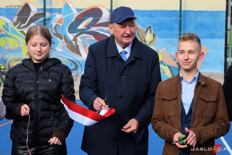 Otwarcie wielofunkcyjnego boiska sportowego przy I LO w Jaśle