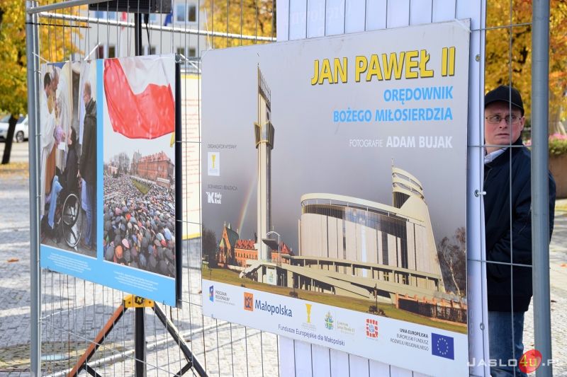 Otwarcie wystawy "Jan Paweł II - orędownik bożego miłosierdzia"