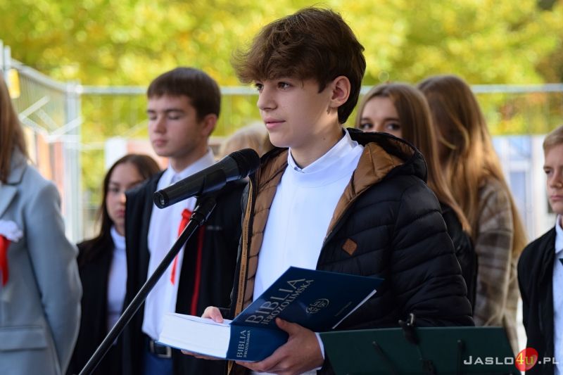 Otwarcie wystawy "Jan Paweł II - orędownik bożego miłosierdzia"