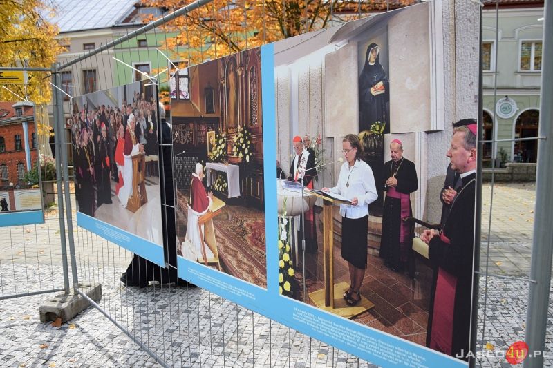 Otwarcie wystawy "Jan Paweł II - orędownik bożego miłosierdzia"