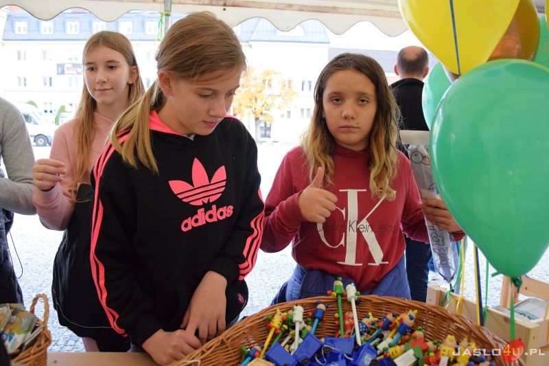 „Piknik ekologiczny z funduszami europejskimi” na jasielskim rynku
