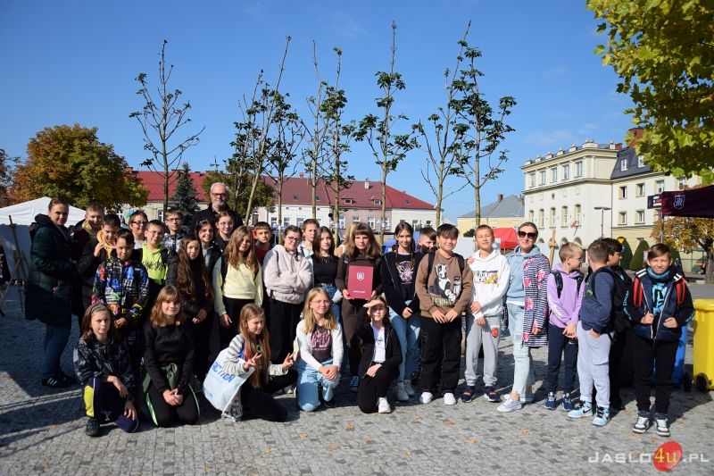 „Piknik ekologiczny z funduszami europejskimi” na jasielskim rynku
