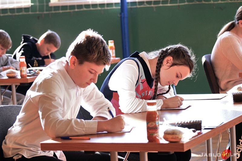 "Bezpiecznie na wsi, czyli jak unikać wypadków". Powiatowy  Konkurs zorganizowany przez KRUS