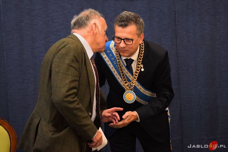 Gala wręczenia Orderu Uśmiechu profesorowi Karolowi Myśliwcowi