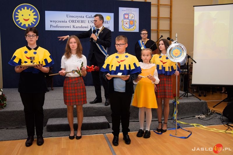 Gala wręczenia Orderu Uśmiechu profesorowi Karolowi Myśliwcowi