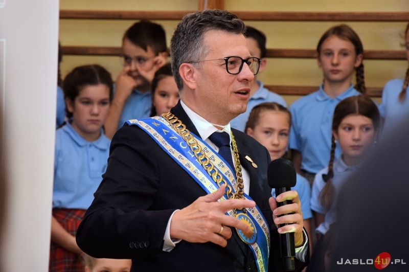 Gala wręczenia Orderu Uśmiechu profesorowi Karolowi Myśliwcowi