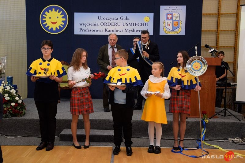 Gala wręczenia Orderu Uśmiechu profesorowi Karolowi Myśliwcowi