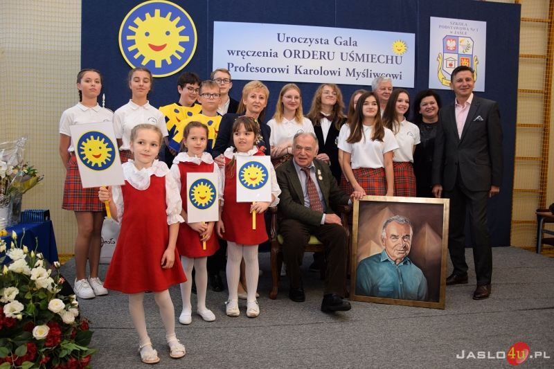 Gala wręczenia Orderu Uśmiechu profesorowi Karolowi Myśliwcowi