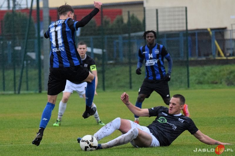 Mecz JKS Czarni 1910 Jasło - Nafta Jedlicze 2:1