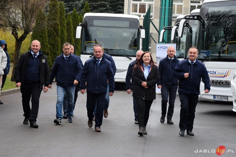 Nowe autobusy dla PGZK Jasiel