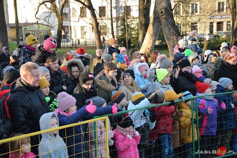 Mikołaj wręczył prezenty jasielskim dzieciom