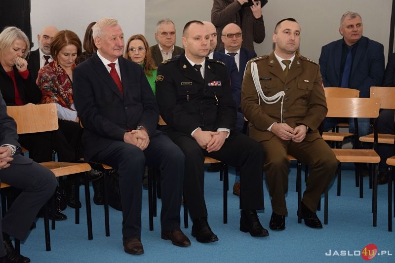 Oddanie do użytku wirtualnej strzelnicy w Zespole Szkół SASR w Trzcinicy