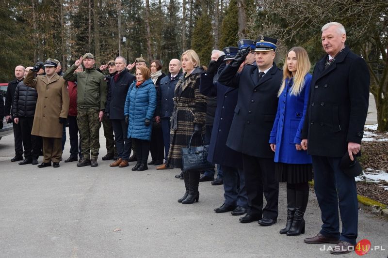 Oddanie do użytku wirtualnej strzelnicy w Zespole Szkół SASR w Trzcinicy