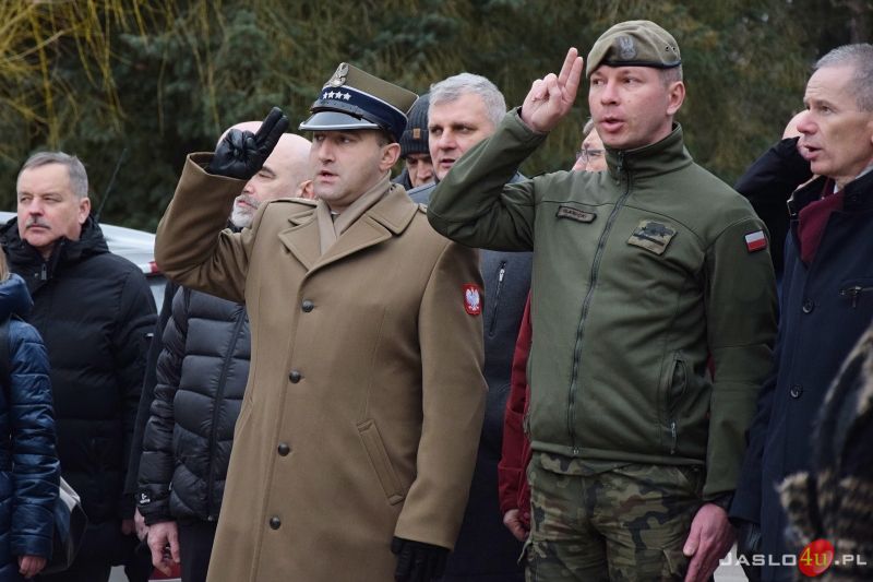 Oddanie do użytku wirtualnej strzelnicy w Zespole Szkół SASR w Trzcinicy