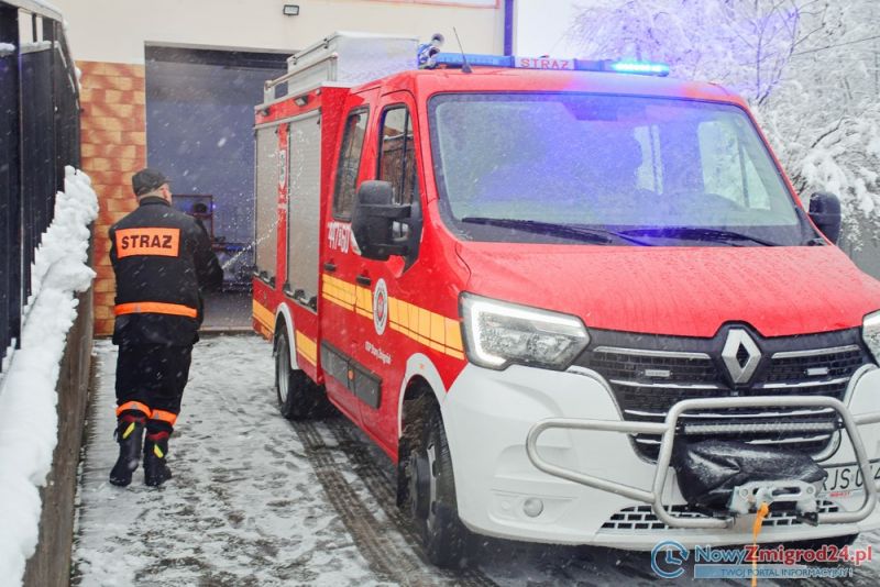 Powitanie nowego lekkiego samochodu ratowniczo-gaśniczego w OSP Stary Żmigród