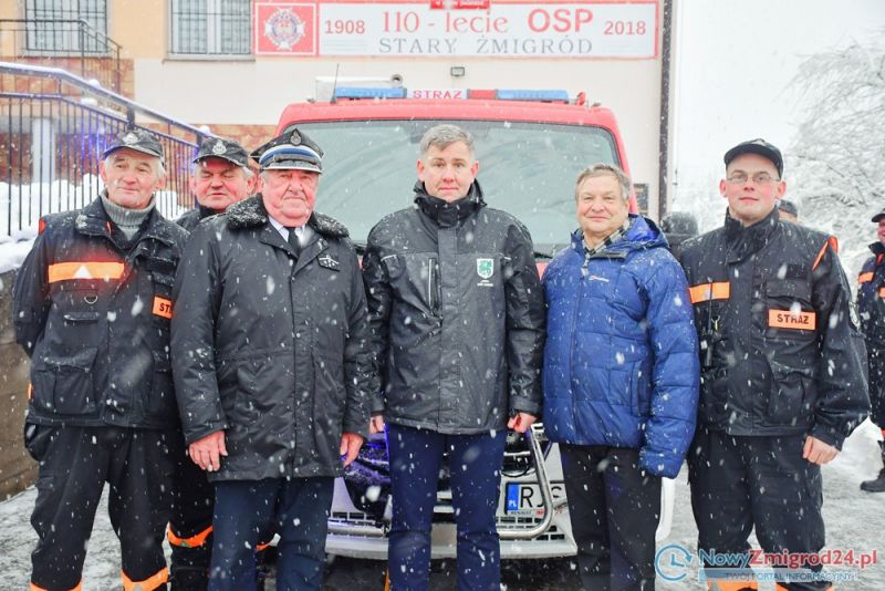 Powitanie nowego lekkiego samochodu ratowniczo-gaśniczego w OSP Stary Żmigród