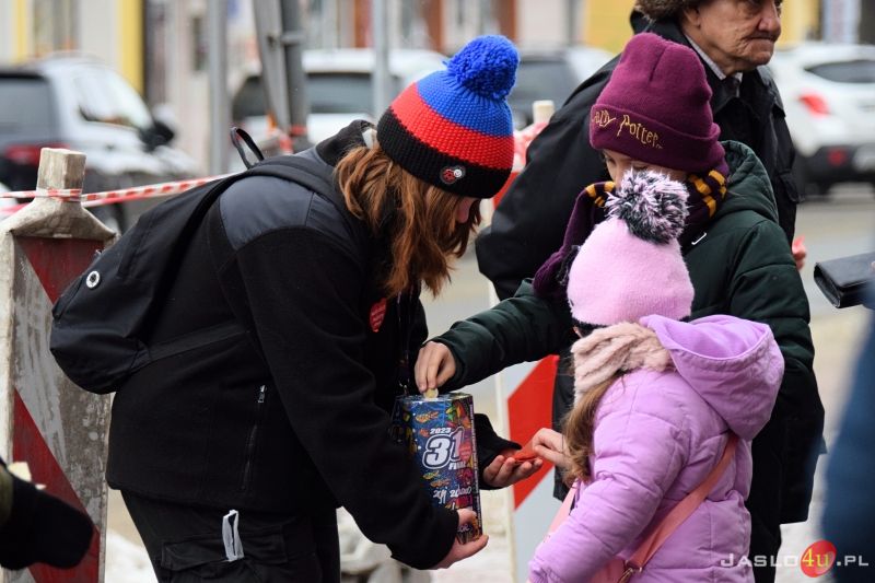 Wolontariusze WOŚP kwestują na ulicach Jasła