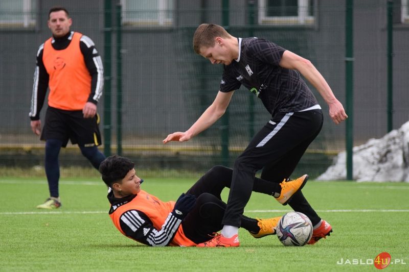 Mecz sparingowy JKS Czarni 1910 Jasło - OKS Markiewicza Krosno 2:0
