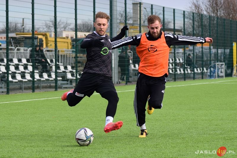 Mecz sparingowy JKS Czarni 1910 Jasło - OKS Markiewicza Krosno 2:0