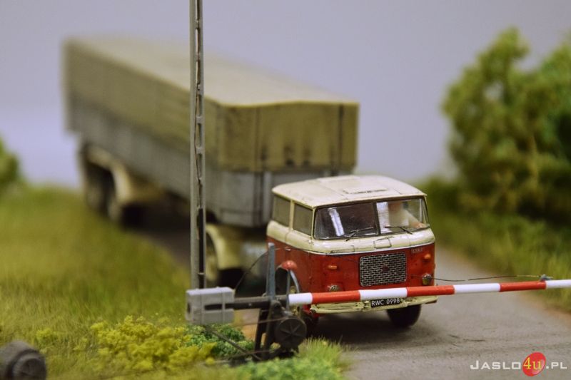 Wystawa - makieta dworca kolejowego w Strzyżowie z jeżdżącym taborem