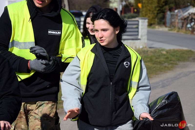 Społeczna akcja sprzątania Warzyc 2023