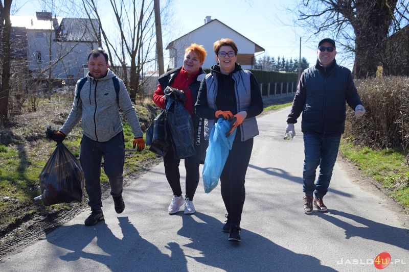 Społeczna akcja sprzątania Warzyc 2023