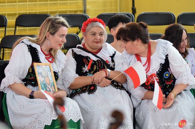 Wizyta premiera Mateusza Morawieckiego w Jaśle - inauguracja kampanii wyborczej PiS