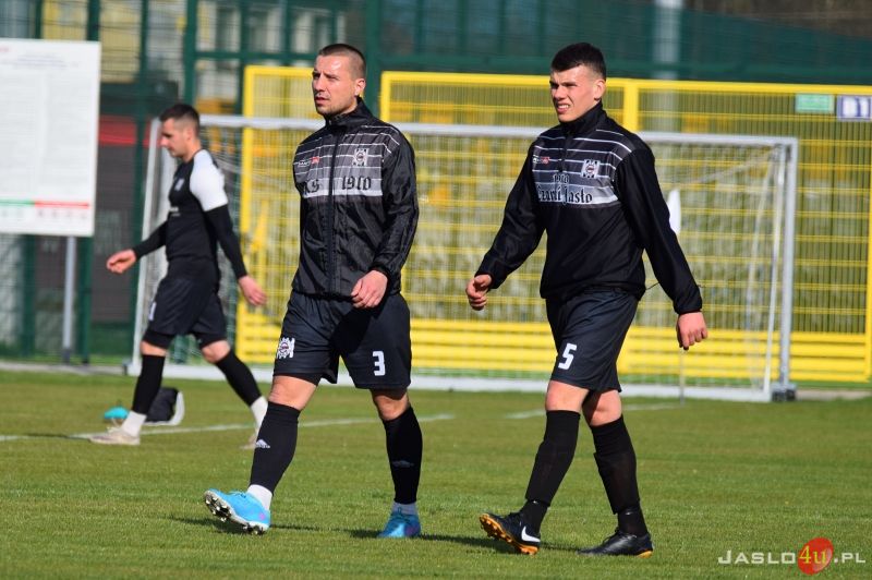 Mecz JKS Czarni 1910 Jasło - Partyzant Targowiska 0:0