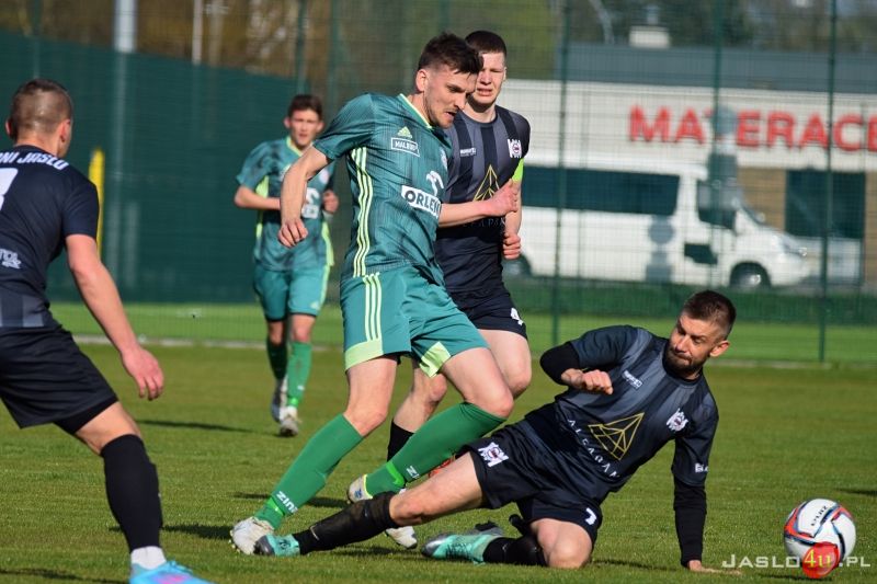 Mecz JKS Czarni 1910 Jasło - Partyzant Targowiska 0:0