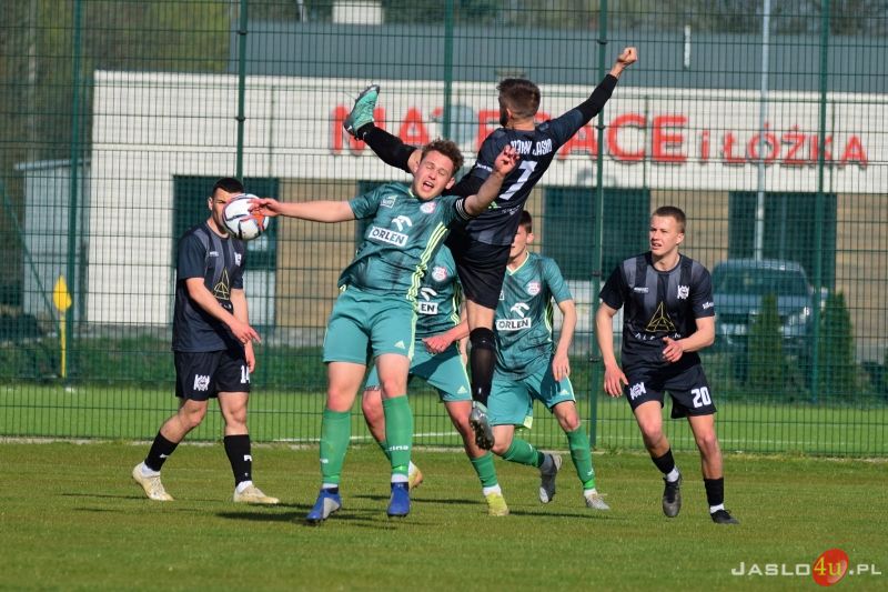 Mecz JKS Czarni 1910 Jasło - Partyzant Targowiska 0:0