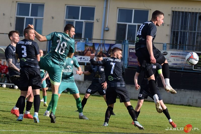 Mecz JKS Czarni 1910 Jasło - Partyzant Targowiska 0:0