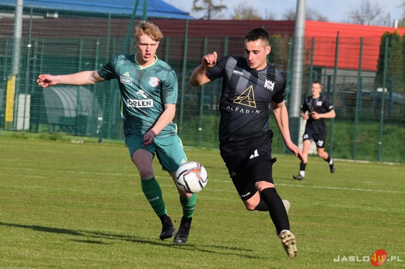 Mecz JKS Czarni 1910 Jasło - Partyzant Targowiska 0:0